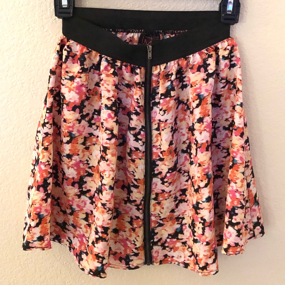 ✨NWOT✨ Beautiful Material Girl, lightweight Skirt!